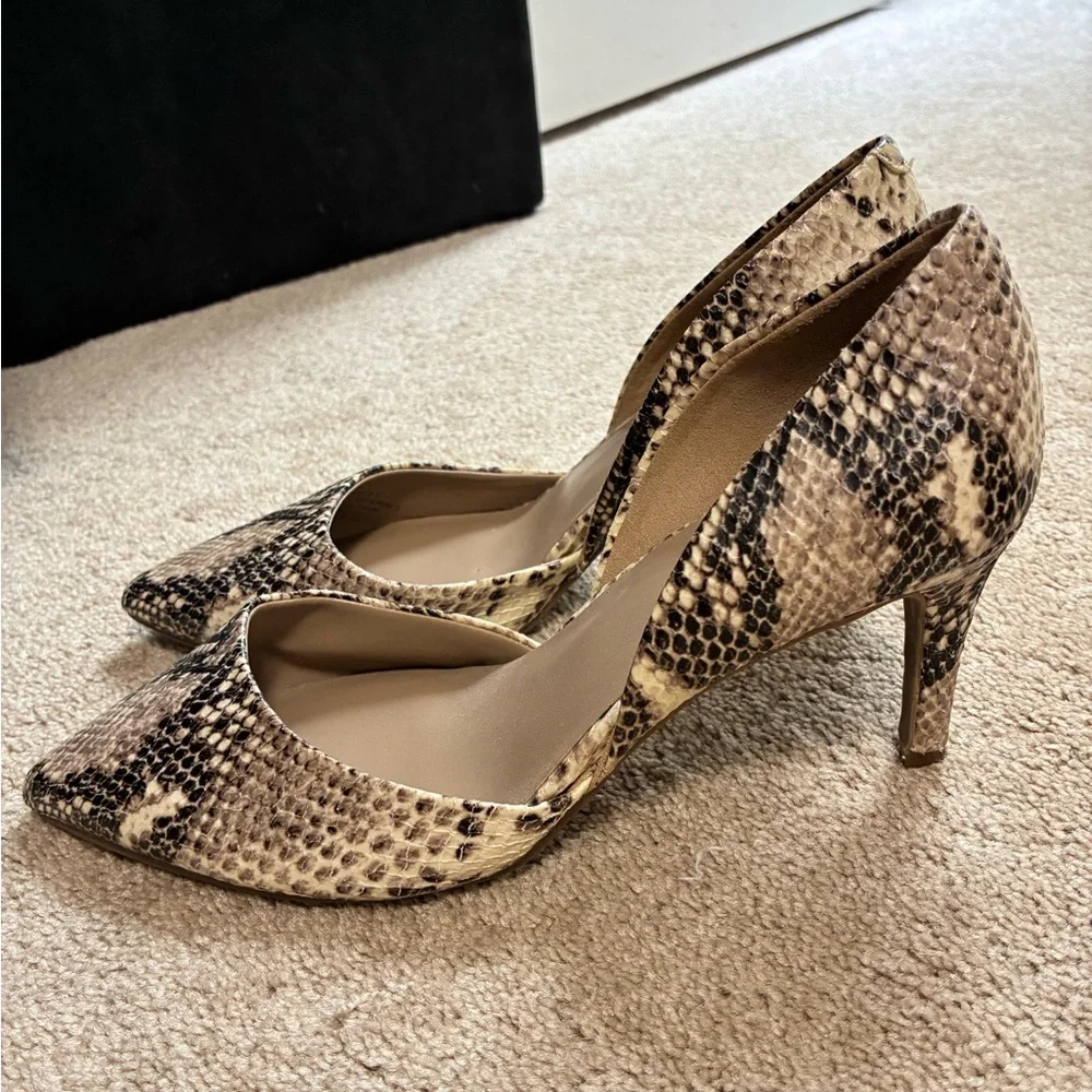 Bandolino Beige Snakeskin Heels - Picture 2 of 5